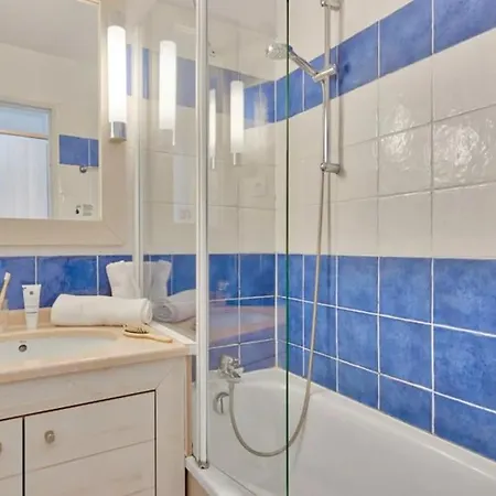 Apartment Superbe 50m De La En Bord De Hyeres